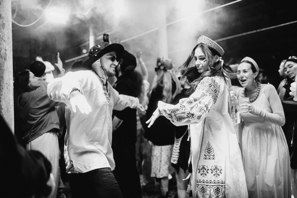 Некогда заброшенная турбаза «Крутояк» в Собинском районе обрела второе дыхание! Совсем недавно там прошел фестиваль «Круто», который посетило немало известных личностей. Кто именно? Сейчас расскажем.