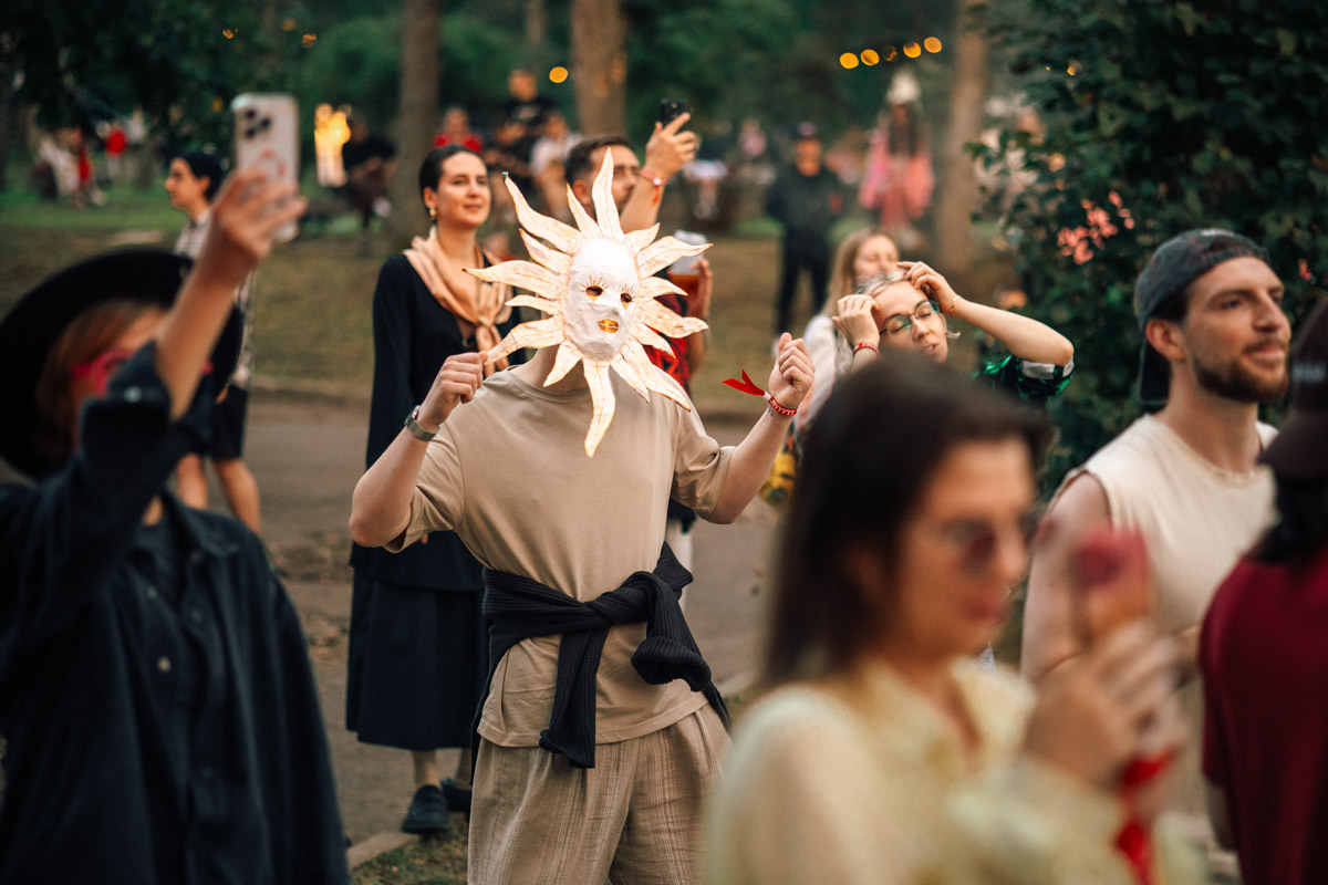 Некогда заброшенная турбаза «Крутояк» в Собинском районе обрела второе дыхание! Совсем недавно там прошел фестиваль «Круто», который посетило немало известных личностей. Кто именно? Сейчас расскажем.