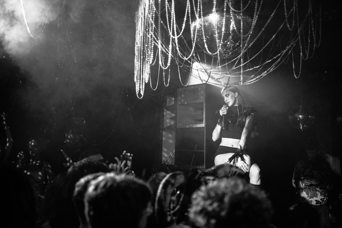 Некогда заброшенная турбаза «Крутояк» в Собинском районе обрела второе дыхание! Совсем недавно там прошел фестиваль «Круто», который посетило немало известных личностей. Кто именно? Сейчас расскажем.