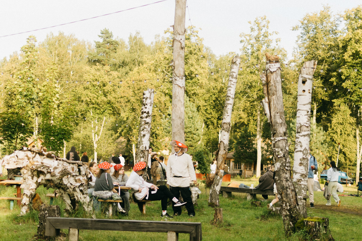 Некогда заброшенная турбаза «Крутояк» в Собинском районе обрела второе дыхание! Совсем недавно там прошел фестиваль «Круто», который посетило немало известных личностей. Кто именно? Сейчас расскажем.