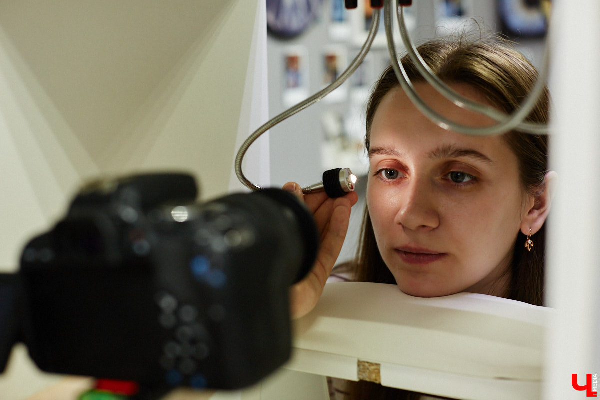 Красота в глазах смотрящего. Эту фразу можно интерпретировать по-разному. Например, местные ребята Елизавета Захарова и Владимир Фролов предпочитают заглядывать в окна души и фотографировать личные вселенные.