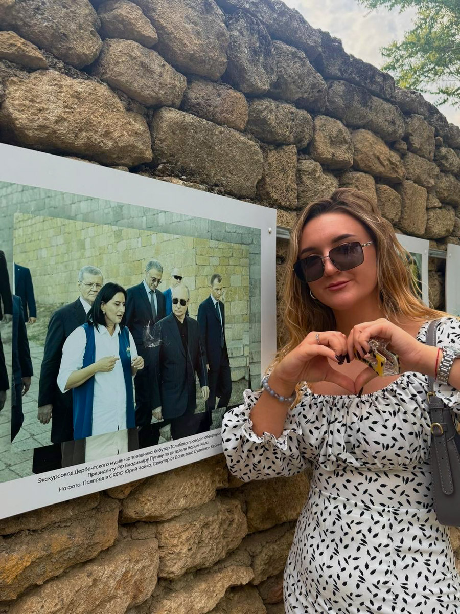 Есть места, где горы будто держат небо, а ветер врывается в сердце вместе с чувством свободы. Именно туда, в Дагестан, в край контрастов и древних легенд, отправились подруги из Владимира. Их путешествие оказалось похожим на фильм, в котором каждая сцена — новые открытия, настроение, образ.