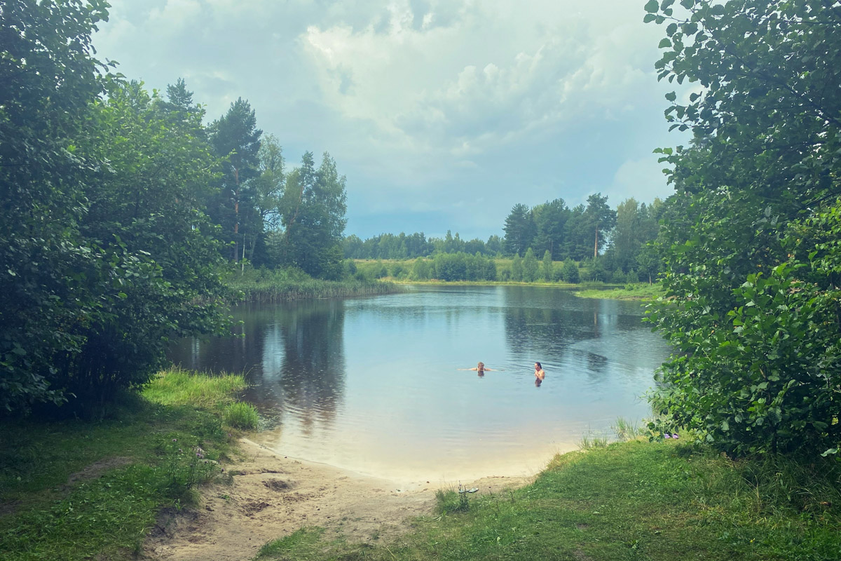 Есть во Владимирской области места с особой энергетикой. Их существование с давних времен сопровождается загадочными, даже порой пугающими легендами. Где-то земля уходит из-под ног, а где-то слышится звон оружия по ночам. Составили для вас список локаций, которые произведут впечатление на любителей острых ощущений.