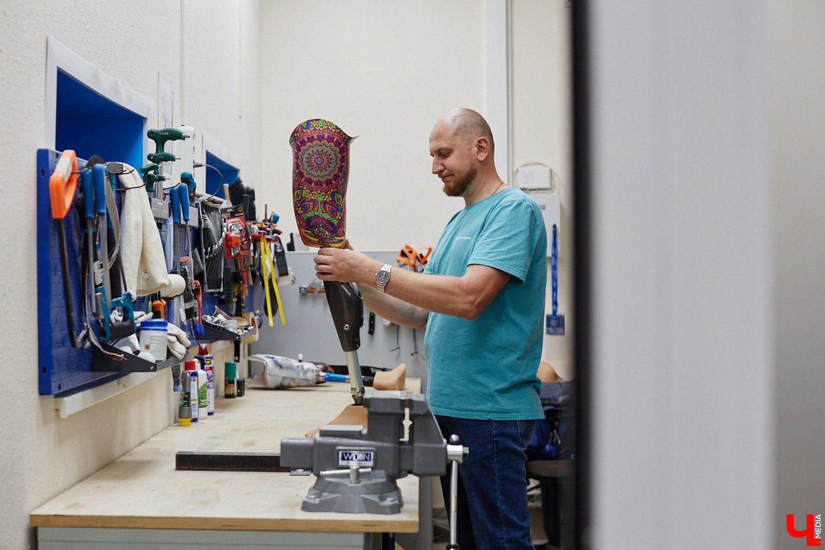 В Москве на площадке центра ассистивных технологий «Феникс» на ВДНХ прошел впечатляющий чемпионат «Кибатлетика-2025». 150 спортсменов, использующих современные ассистивные технологии, боролись за звание лучших в шести дисциплинах. Среди них и представители Владимирской области. Как они смогли сделать невозможное возможным — в нашем материале.