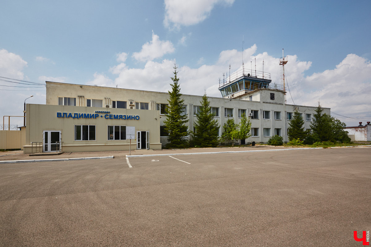 Реконструкция аэропорта Семязино еще толком не началась, но работа там уже кипит, да к тому же финальный вид территории определен. «Ключ-Медиа» выяснил, как площадка готовится к предстоящим изменениям и когда их планируют реализовать.