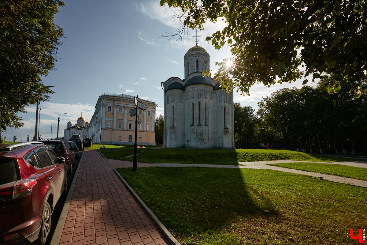 Нижний Новгород похорошел. Это отмечают и владимирцы, массово отдыхающие в живописном крае с легендарными закатами. А что думают жители столицы Поволжья о нашем городе? Своим видением поделилась урбанистка Ира Маслова, заскочившая в региональный центр по пути в Москву.