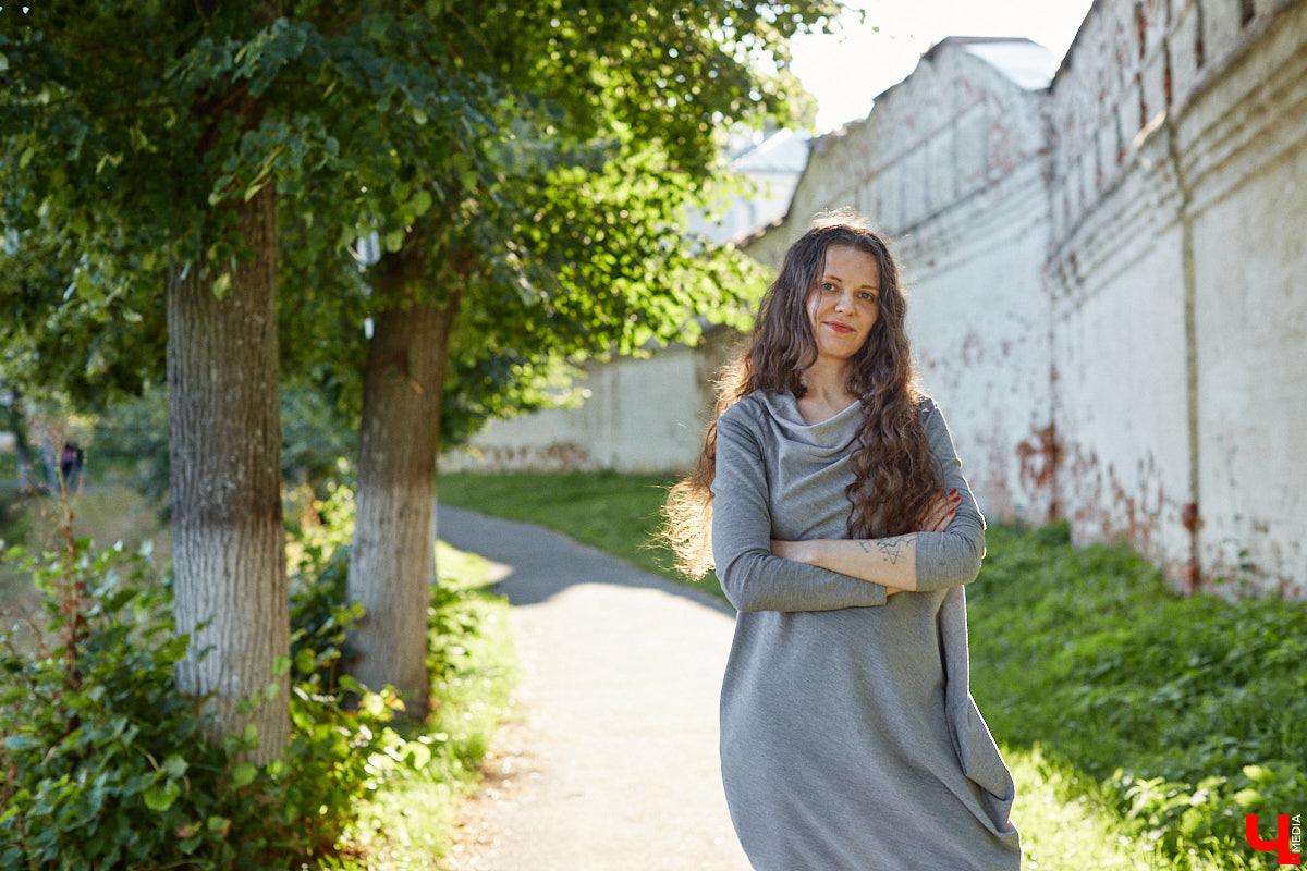 Нижний Новгород похорошел. Это отмечают и владимирцы, массово отдыхающие в живописном крае с легендарными закатами. А что думают жители столицы Поволжья о нашем городе? Своим видением поделилась урбанистка Ира Маслова, заскочившая в региональный центр по пути в Москву.