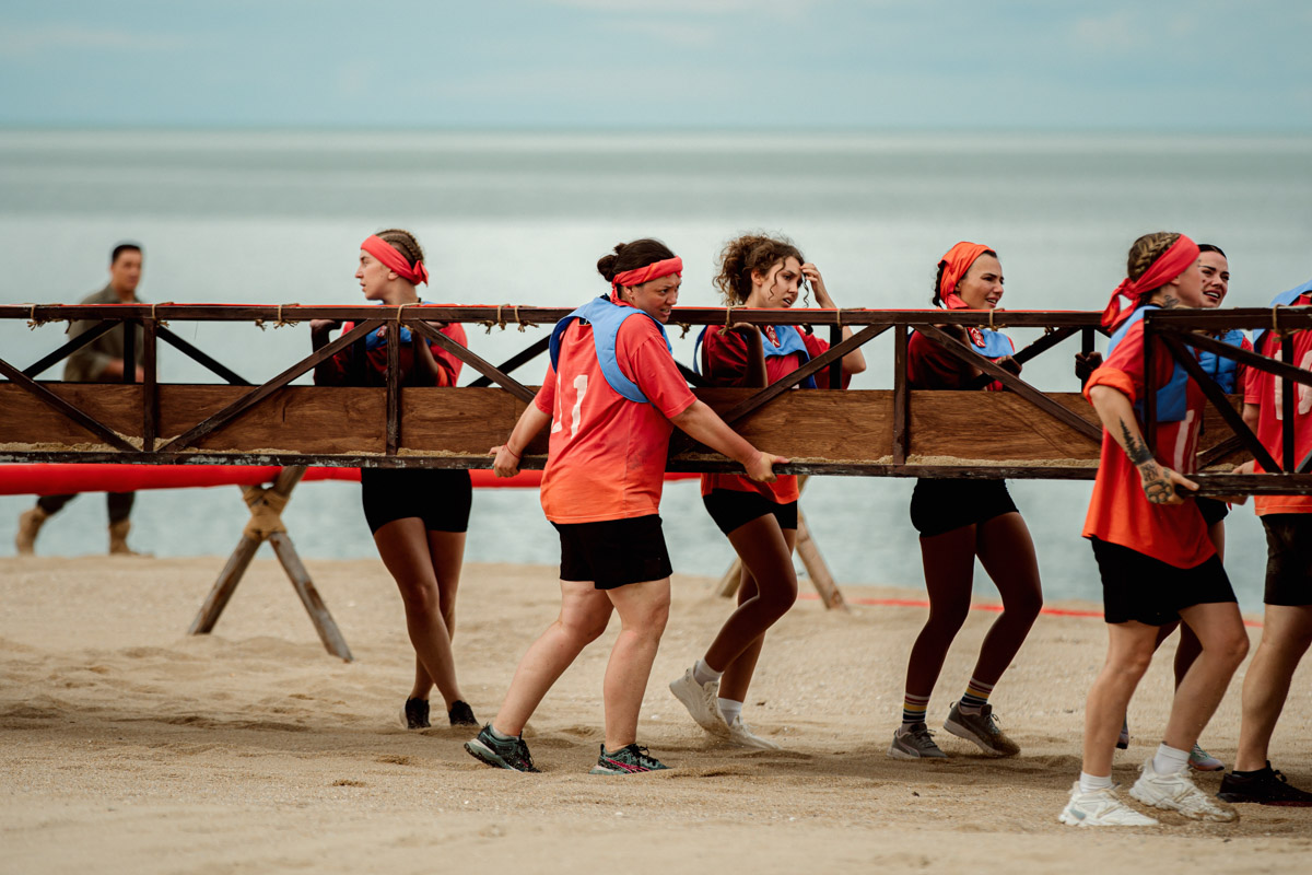 В приключенческом шоу «Остров сокровищ. Знаки судьбы» с ведущим Дмитрием Масленниковым вновь примет участие жительница Владимира. На этот раз за победой и существенным денежным призом отправилась издатель Людмила Парфиненко. Ждем премьеру передачи на СТС уже 31 августа.