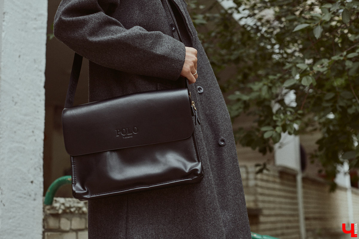 Хуэйбинь Тянь, или по-русски Артем, — стильный молодой человек. Студент из Китая умеет составлять образы на каждый день, цепляющие взгляд. Они простые, без излишеств, при этом парень умудряется выглядеть как модель с обложки глянцевого журнала. «Ключ-Медиа» убедился в этом на съемке для своей постоянной рубрики.