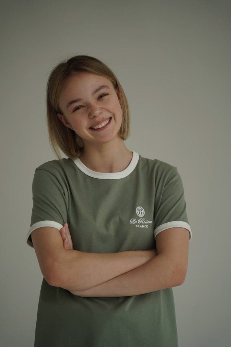 17-летняя актриса Мария Абрамова из Владимира вновь покоряет мир отечественного кино! На этот раз она стала частью комедии «Лысый нянь». Компанию ей составила звезда сериалов «Лихач» и «Мажор» Никита Панфилов. Новый проект выйдет на большие экраны 13 ноября.