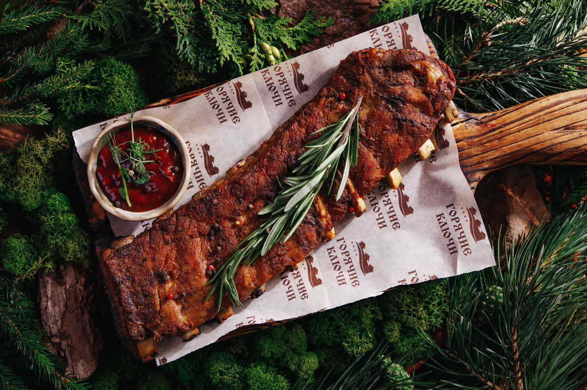 На территории экоотеля «Горячие ключи» в Суздале с огоньком прошел масштабный банный фестиваль «БаняФест»! Вопреки капризам погоды международное событие состоялось с невероятным размахом и энергией, объединив тысячи гостей, для которых парная культура — это не просто хобби, а состояние души.