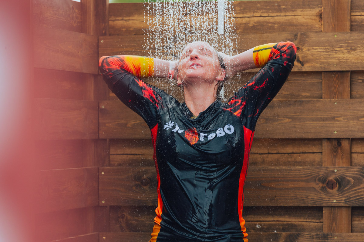 На территории экоотеля «Горячие ключи» в Суздале с огоньком прошел масштабный банный фестиваль «БаняФест»! Вопреки капризам погоды международное событие состоялось с невероятным размахом и энергией, объединив тысячи гостей, для которых парная культура — это не просто хобби, а состояние души.