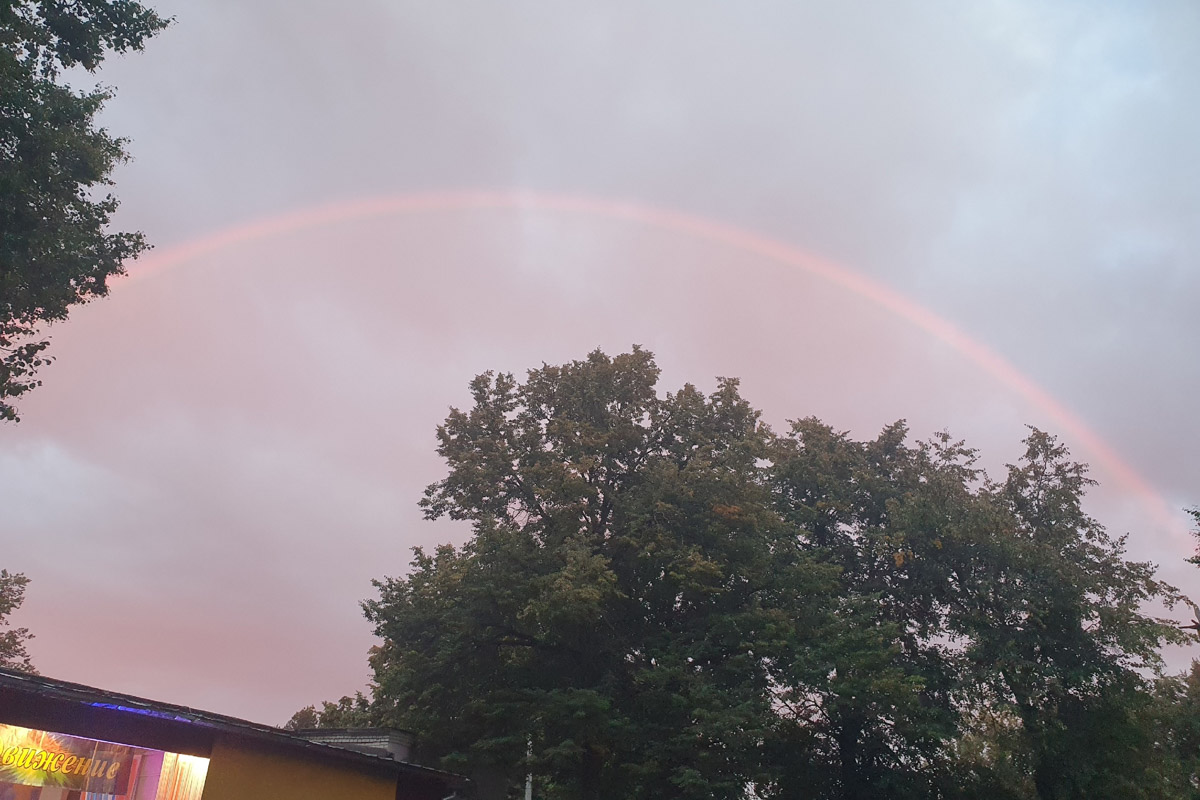 Небеса умеют удивлять! Чего только стоит полярное сияние, временами окрашивающее купол над головой в Ковровском районе. В конце лета жители области также могли наблюдать несколько чарующих явлений — самые интересные «Ключ-Медиа» осветил в обзоре.