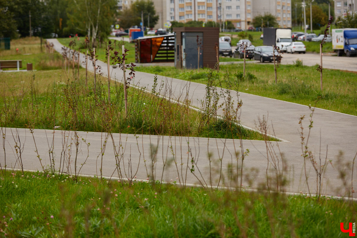 Владимирские улицы не перестают преображаться. В середине лета внешний вид улучшили сразу несколько зон отдыха. На них город, конечно, не остановился. К началу осени ожил еще ряд скверов, а некоторые точки притяжения поставили в режим ожидания.