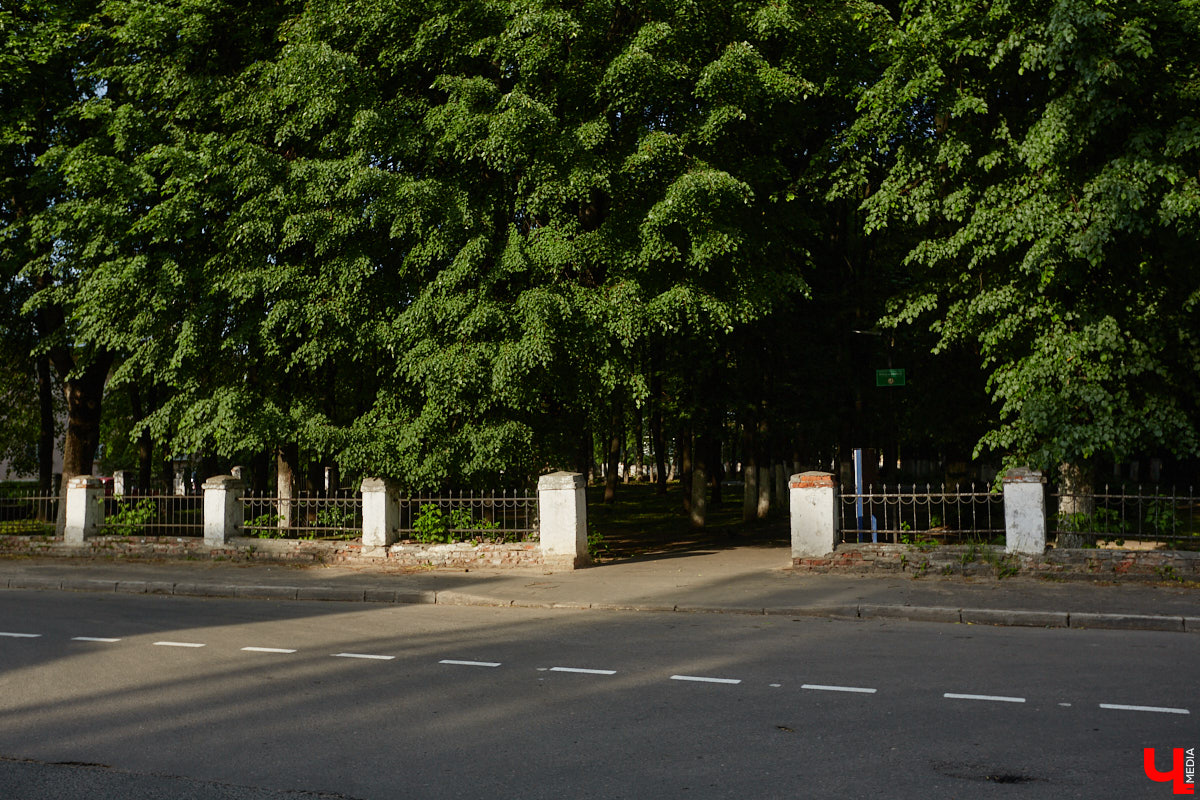 Владимирские улицы не перестают преображаться. В середине лета внешний вид улучшили сразу несколько зон отдыха. На них город, конечно, не остановился. К началу осени ожил еще ряд скверов, а некоторые точки притяжения поставили в режим ожидания.