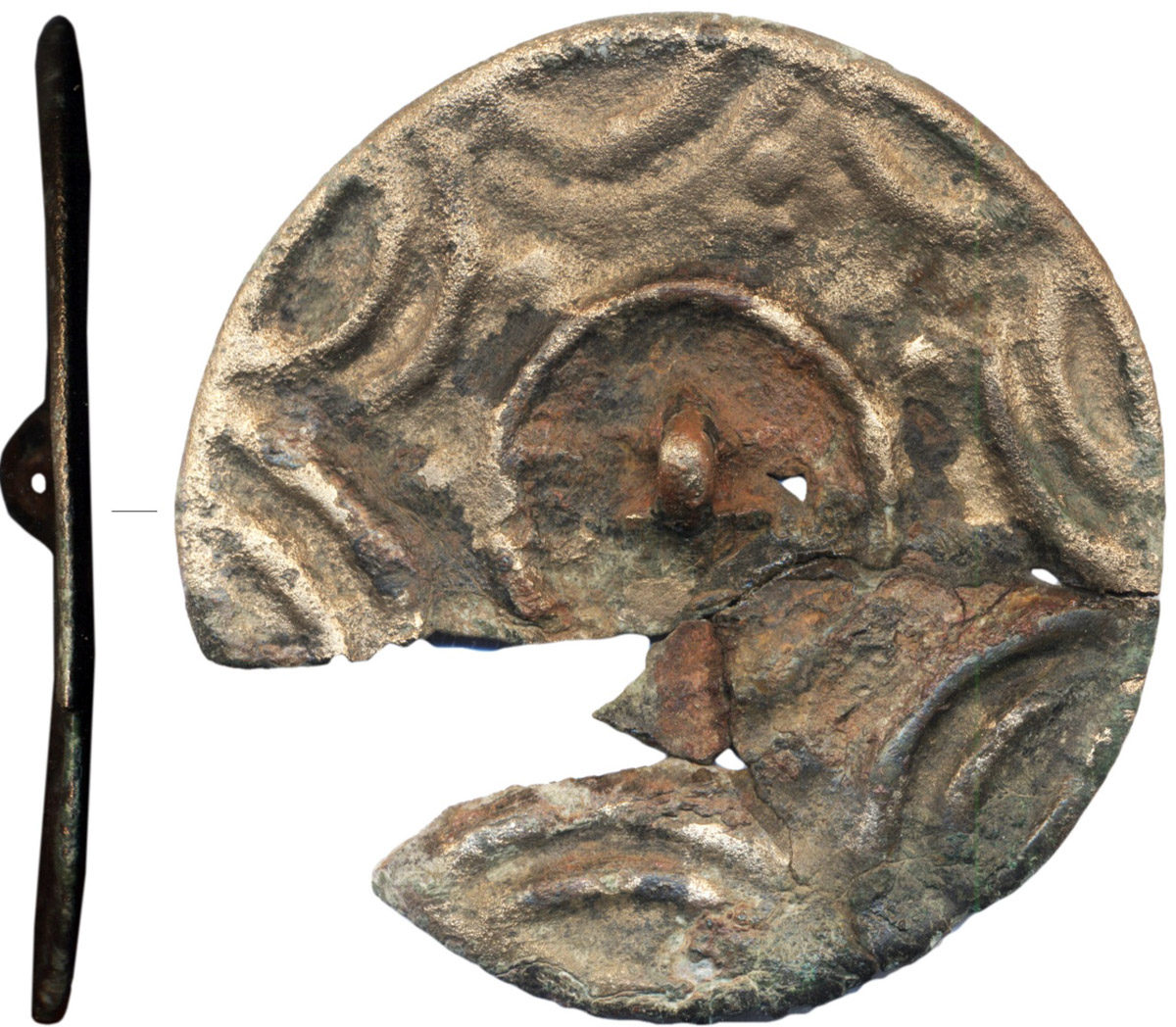 Во Владимирской области есть возможность копнуть в прошлое, причем в прямом смысле этого слова. Земля хранит массу ценных предметов, позволяющих порой по-новому взглянуть на быт, культуру и традиции предков. Этот год оказался богат на археологические находки. Рассказываем, что же удалось обнаружить на глубине за последнее время.