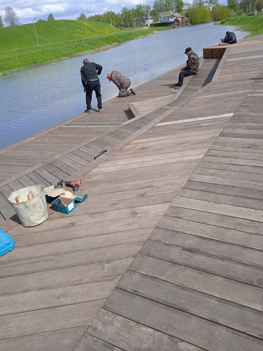 Через два года Юрьев-Польский отпразднует свой юбилей — 875 лет со дня основания. За это время город планируют привести в порядок и сделать более привлекательным для туристов. Намерения достаточно масштабные, но возможно ли реализовать озвученные идеи и на что стоит обратить внимание в первую очередь? Разобраться в этих вопросах изданию «Ключ-Медиа» помог местный журналист Сергей Трубкин.