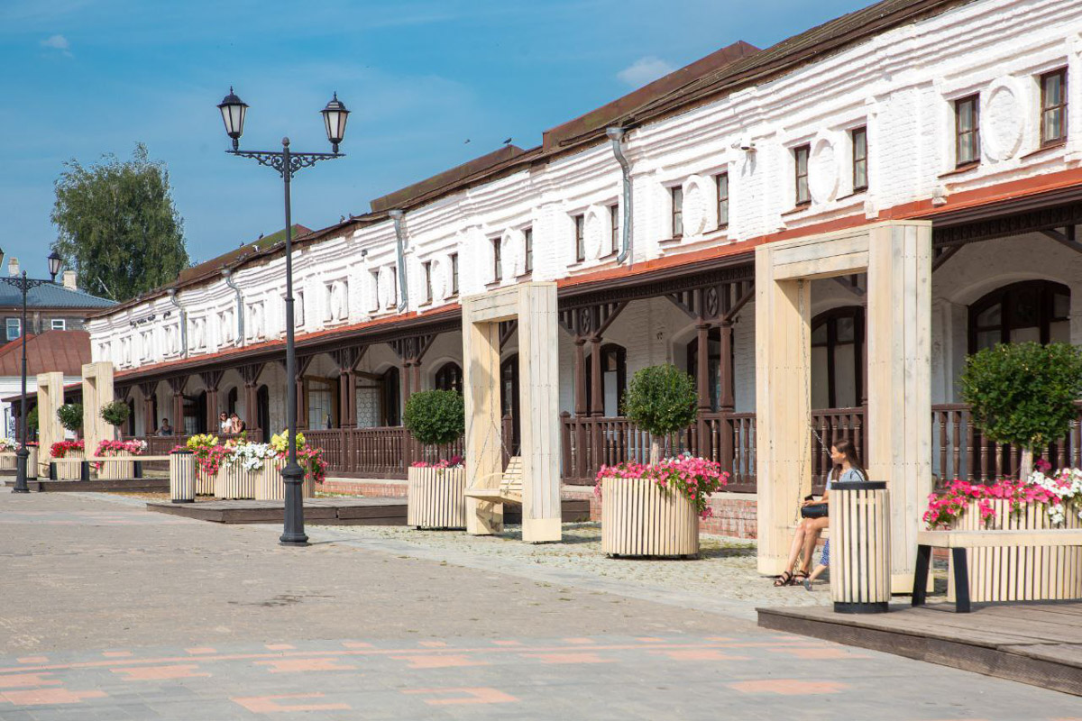 Через два года Юрьев-Польский отпразднует свой юбилей — 875 лет со дня основания. За это время город планируют привести в порядок и сделать более привлекательным для туристов. Намерения достаточно масштабные, но возможно ли реализовать озвученные идеи и на что стоит обратить внимание в первую очередь? Разобраться в этих вопросах изданию «Ключ-Медиа» помог местный журналист Сергей Трубкин.