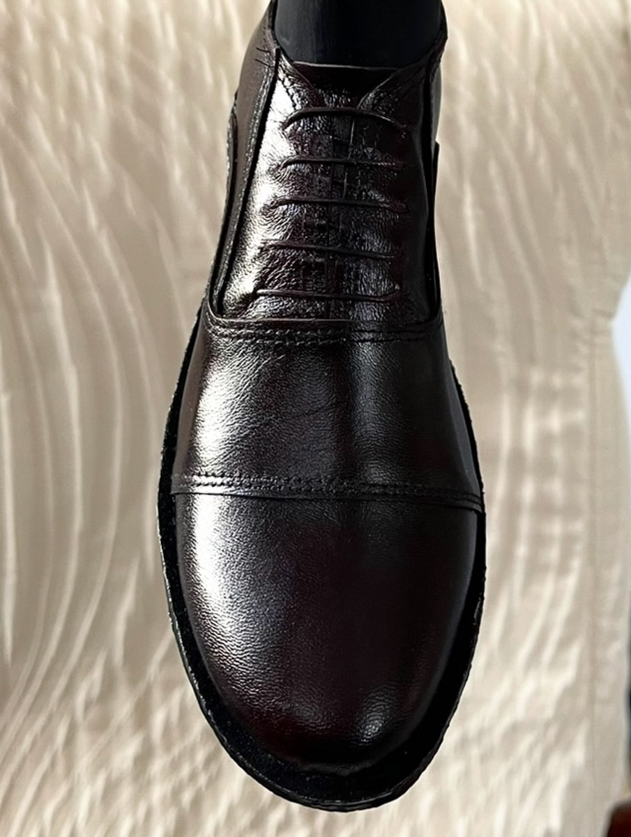 Вы помните, что получили в подарок на свадьбу? Согласитесь, конверты с купюрами — презент приятный, но не слишком запоминающийся. Как покорить сердца молодоженов в торжественный для них день, точно знает владимирская художница Елена Дьячкова, известная своими авторскими куклами. По заказу подруги она изготовила семейную пару в образе львов.