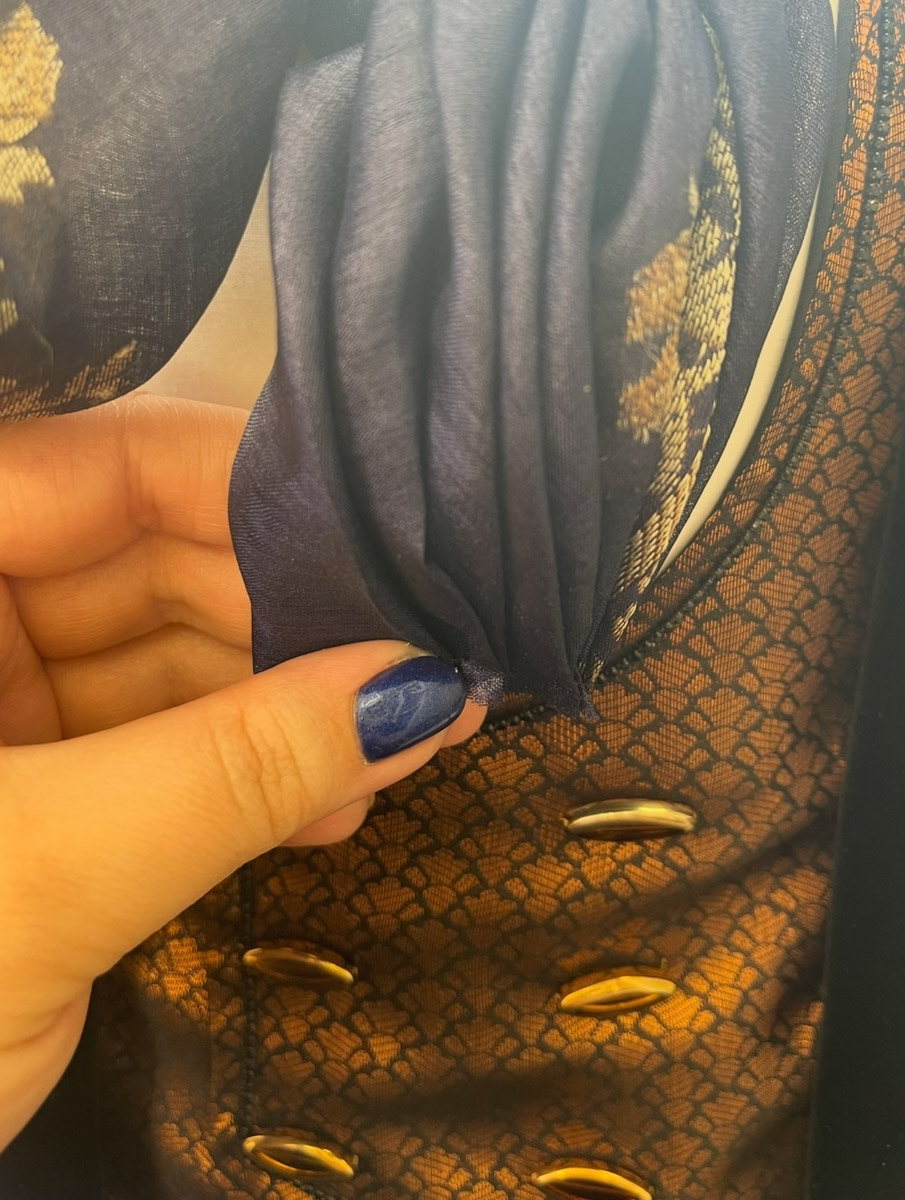 Вы помните, что получили в подарок на свадьбу? Согласитесь, конверты с купюрами — презент приятный, но не слишком запоминающийся. Как покорить сердца молодоженов в торжественный для них день, точно знает владимирская художница Елена Дьячкова, известная своими авторскими куклами. По заказу подруги она изготовила семейную пару в образе львов.