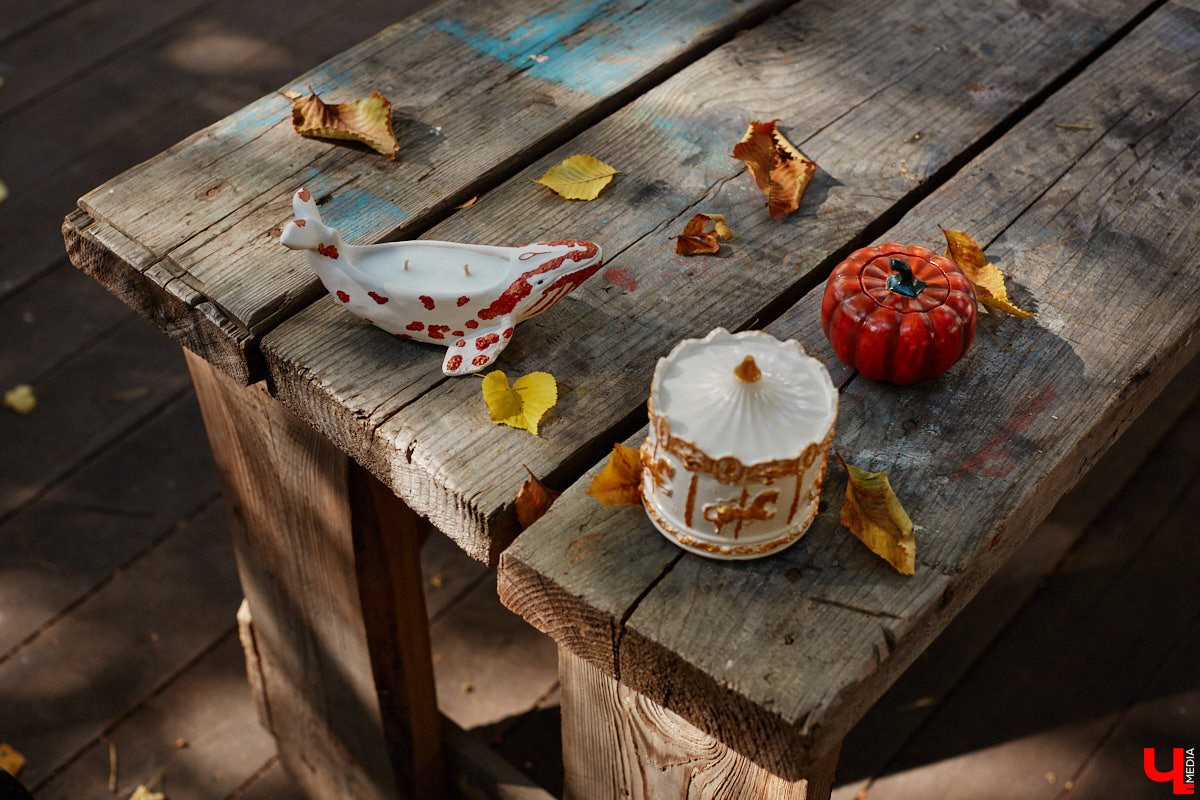 Без сомнений: Золотые ворота — сердце Владимира. Пожалуй, нет памятника, который олицетворял бы город лучше. И пока белокаменный шедевр скрыт на время реставрации зеленой фасадной сеткой, «Ключ-Медиа» смог полюбоваться его миниатюрой в исполнении мастерицы Анастасии Лещинской.