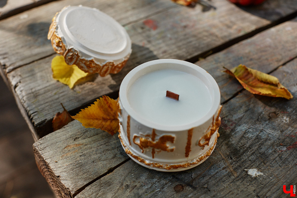 Без сомнений: Золотые ворота — сердце Владимира. Пожалуй, нет памятника, который олицетворял бы город лучше. И пока белокаменный шедевр скрыт на время реставрации зеленой фасадной сеткой, «Ключ-Медиа» смог полюбоваться его миниатюрой в исполнении мастерицы Анастасии Лещинской.