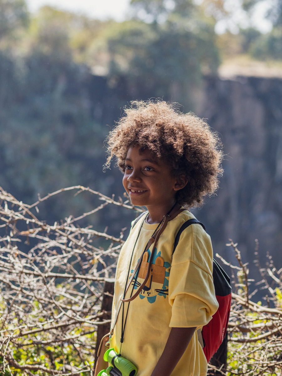 Семь тысяч километров по четырем странам Африки — вот это настоящие приключения! Семья из Владимира явно не прогадала с маршрутом. В течение трех недель любители экзотики ночевали в палатках рядом с бегемотами, встречали львов и жирафов в дикой природе, любовались морскими котиками и фламинго, а также освоили технику экстремального вождения по песку. А еще сделали более тысячи невероятных фотографий, и некоторыми из них поделились с нашим изданием.