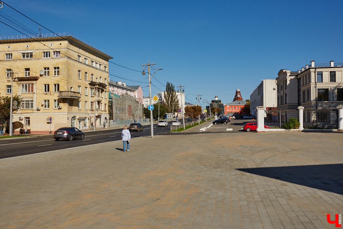 Мы часто пишем о преображении областной столицы. Но, увы, проклятье 33 несчастий лежит на плечах города тяжким грузом. Что-то обязательно портит вид. За последние пару недель в центре Владимира произошло сразу несколько инцидентов, которые не пошли на пользу его облику.