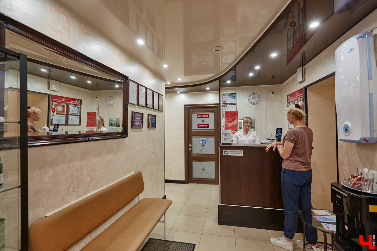 В клинике «Айболит» работают два филиала — Центр трихологии и косметологии и центр лазерной медицины «Айболит». В обоих доступны процедуры по дерматологии и косметологии. И это не просто набор услуг: здесь составят индивидуальный план лечения, учитывая ваши пожелания и особенности организма. Мы узнали, что на самом деле стоит за процедурами PRP и мезотерапии, а также кому и зачем они нужны.