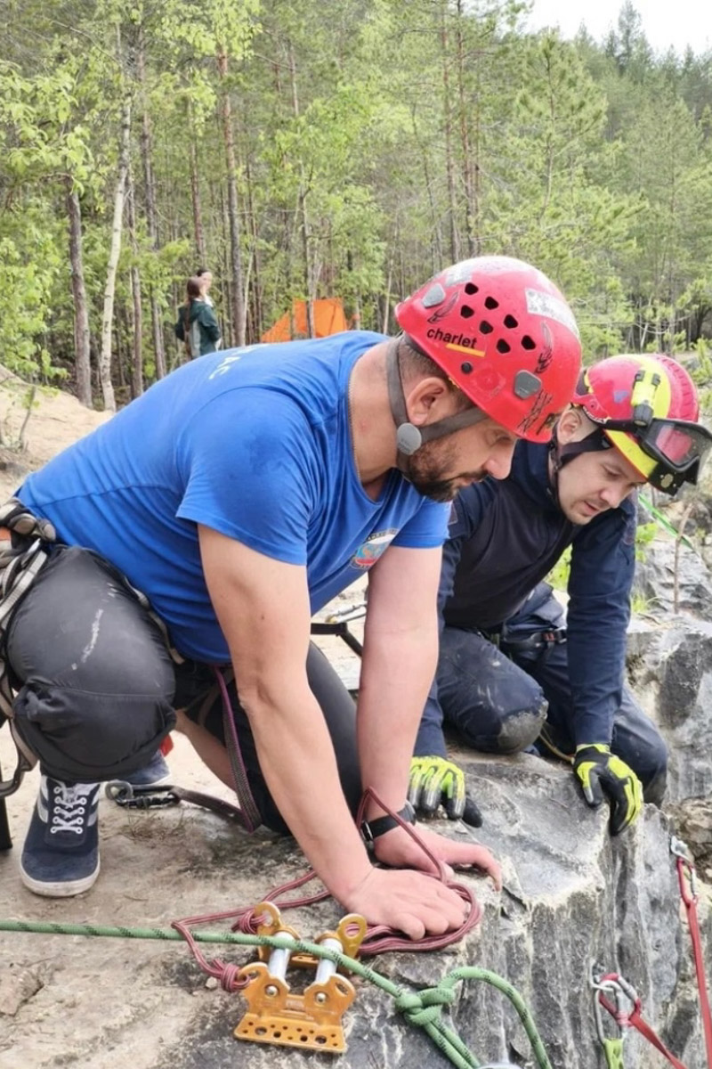 Жители Владимирской области продолжают радовать успехами на всероссийском уровне и международной арене в самых разных отраслях. На этот раз талантливые соотечественники достигли новых высот в сферах искусства, шахматного спорта и спасательной деятельности.