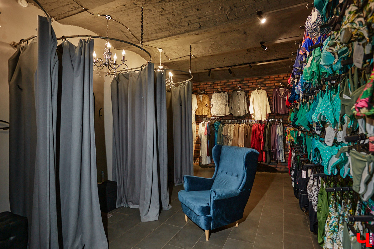 Салон «Танго» стал еще больше и доступнее для клиентов. Новое место для своего детища брафиттер Мария Киселева нашла в историческом центре Владимира. «Ключ-Медиа» побывал на открытии магазина и узнал, почему именно эта локация оказалась наиболее подходящей в глазах мастера по подбору идеального нижнего белья.