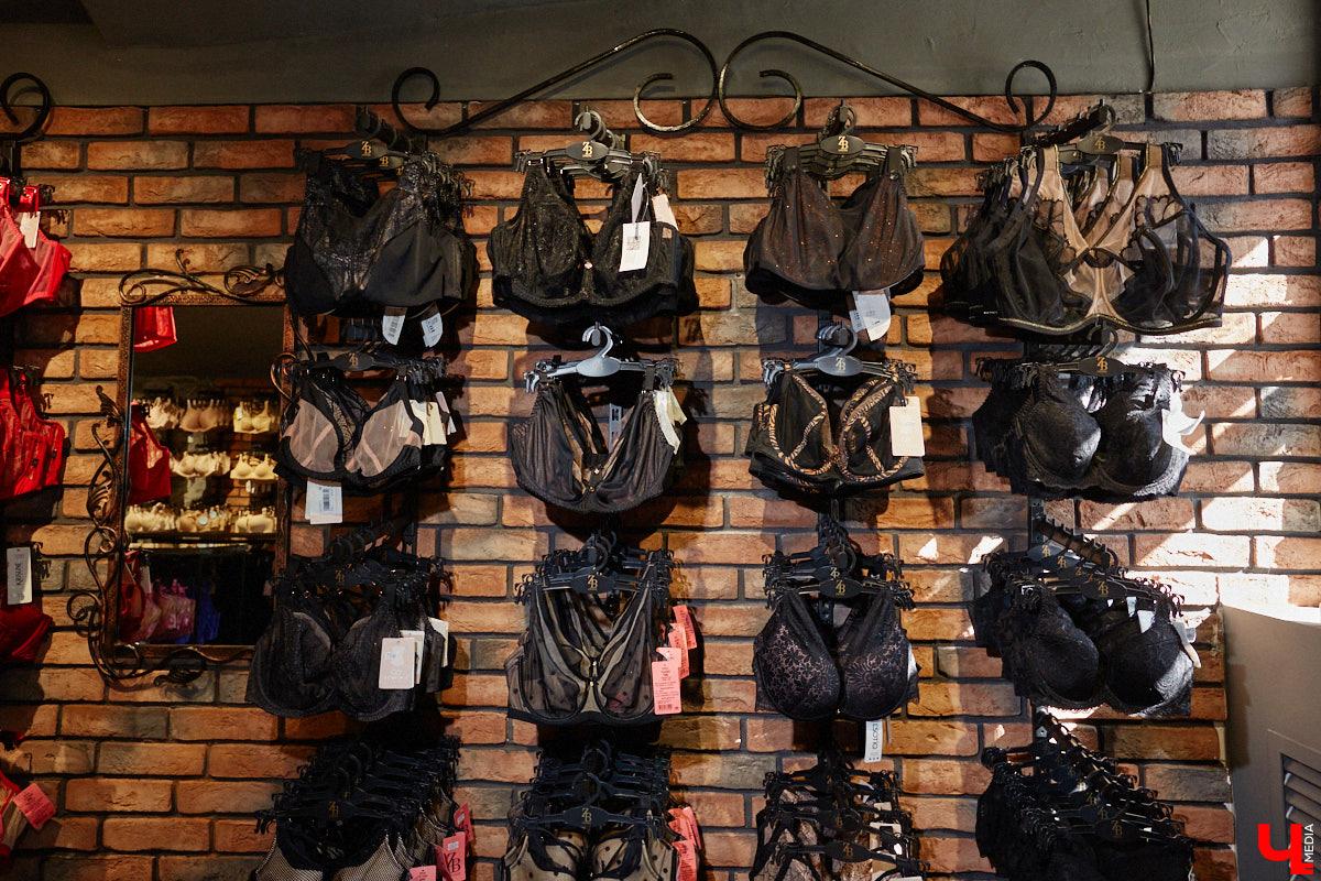 Салон «Танго» стал еще больше и доступнее для клиентов. Новое место для своего детища брафиттер Мария Киселева нашла в историческом центре Владимира. «Ключ-Медиа» побывал на открытии магазина и узнал, почему именно эта локация оказалась наиболее подходящей в глазах мастера по подбору идеального нижнего белья.