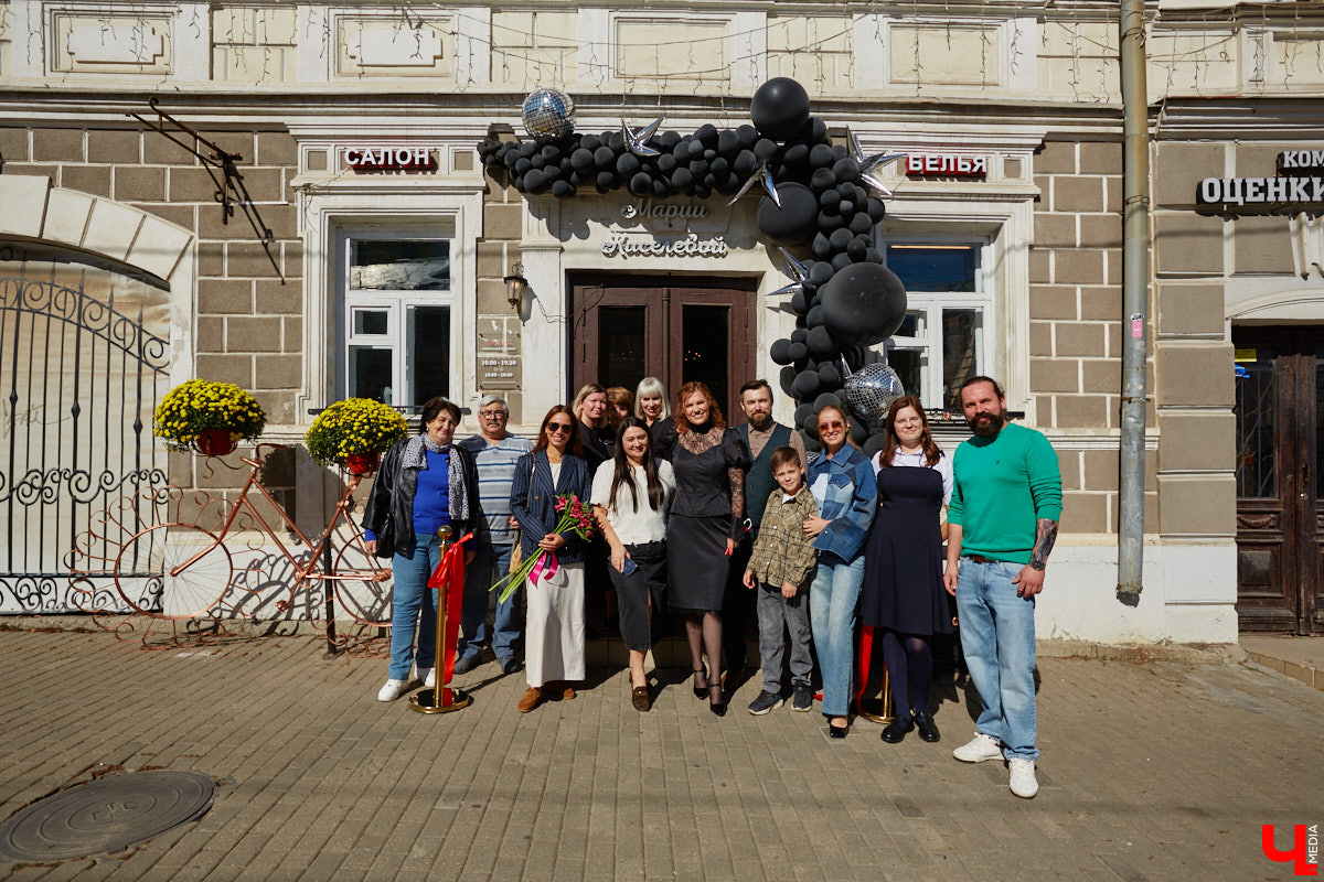 Салон «Танго» стал еще больше и доступнее для клиентов. Новое место для своего детища брафиттер Мария Киселева нашла в историческом центре Владимира. «Ключ-Медиа» побывал на открытии магазина и узнал, почему именно эта локация оказалась наиболее подходящей в глазах мастера по подбору идеального нижнего белья.