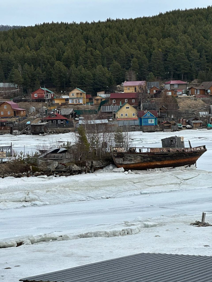 Териберка — это особое место. Край земли, символ красоты северной природы. Мария Гусева всегда хотела там оказаться. И вот подвернулась возможность. Супруг, воодушевившись рабочей поездкой на Кольский полуостров, организовал автопутешествие в Арктику для всей семьи. Забегая вперед, скажем: тур получился очень насыщенным!