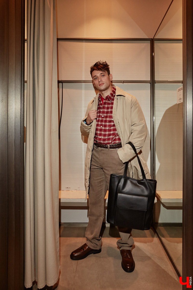 С появлением желтых листьев на деревьях пришла пора задуматься о гардеробе на осень этого года. И не только прекрасному полу! Парням тоже есть что взять на заметку, дабы выглядеть стильно. Составить стильный мужской гардероб на все случаи жизни «Ключ-Медиа» помогла фешен-эксперт Любава Соколова.