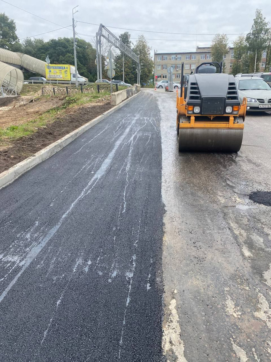 Во Владимире отныне с пробками на дорогах будут бороться умные светофоры, однако на Южном объезде заторов, видимо, не избежать. Мост через Клязьму частично закроют. Зато проезд в общественном транспорте стал дешевле, правда, не для всех. Хотите узнать детали? Не тормозим: педаль до упора — и вперед на всех скоростях!