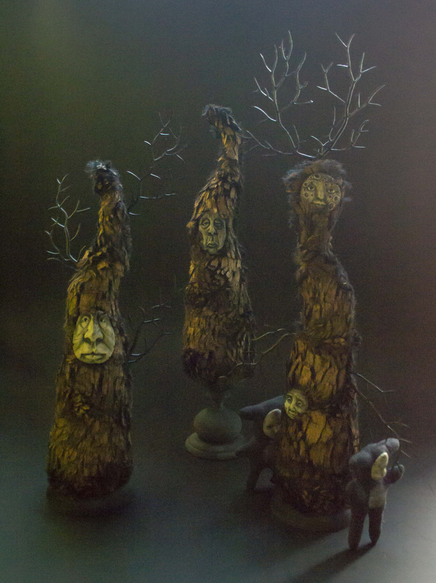 Мастерица Евгения Гурина создает своих Странников — уникальных кукол — вот уже 12 лет. Ни на что не похожие персонажи продолжают шокировать, удивлять, вызывать восторг, менять сознание. Для фестиваля ArtFlection в Москве автор разработала новую серию в желтом цвете, о которой рассказала «Ключ-Медиа».