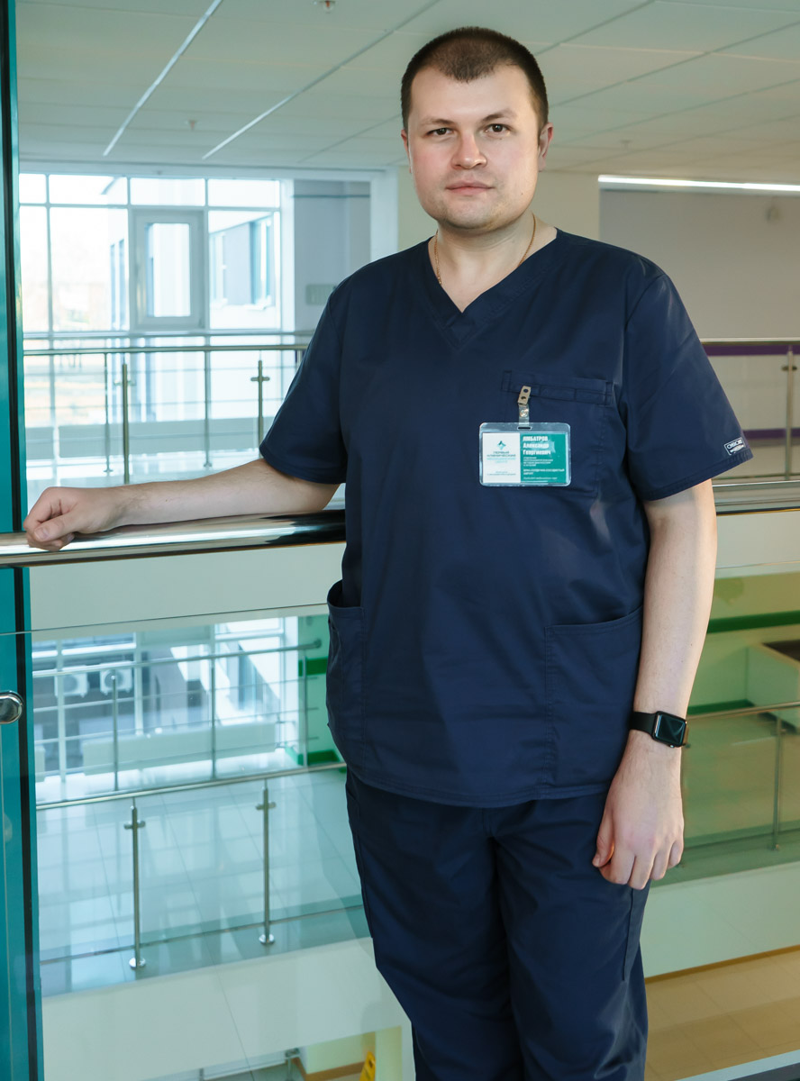 Когда сердце сбивается с ритма, жизнь превращается в лотерею: никогда не знаешь, когда это повторится и чем закончится. В России с аритмией живут миллионы людей, которые уже успели смириться с таблетками и ограничениями. Но врачи Владимирской области научились настраивать «мотор», подарив многим шанс на здоровое будущее.