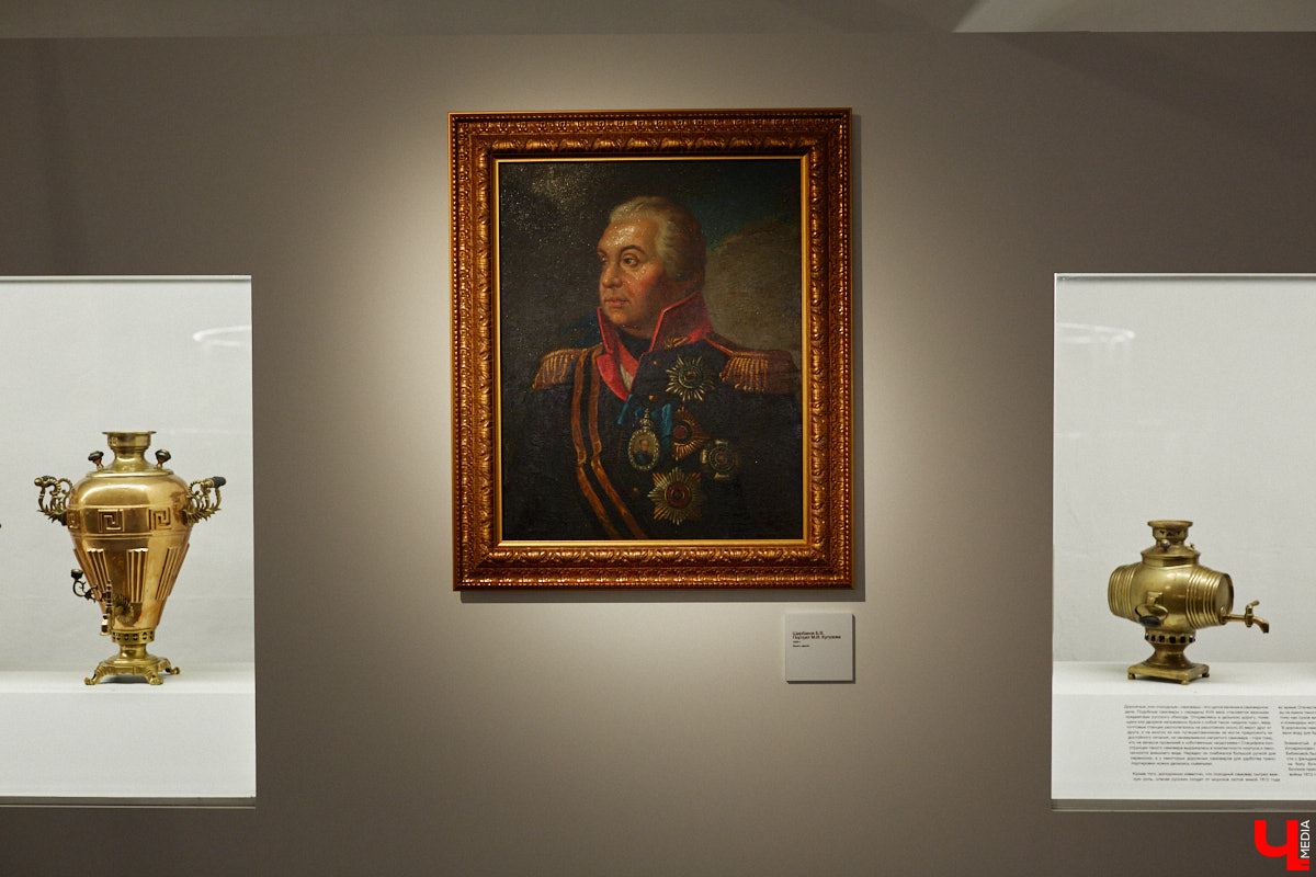 Более ста самоваров: от самых простых и привычных до настоящих произведений искусства. Узнать историю металлических приборов для кипячения воды можно в Суздале. На территории кремля работает выставка «Русская чайная машина». «Ключ-Медиа» прогулялся по экспозиции.