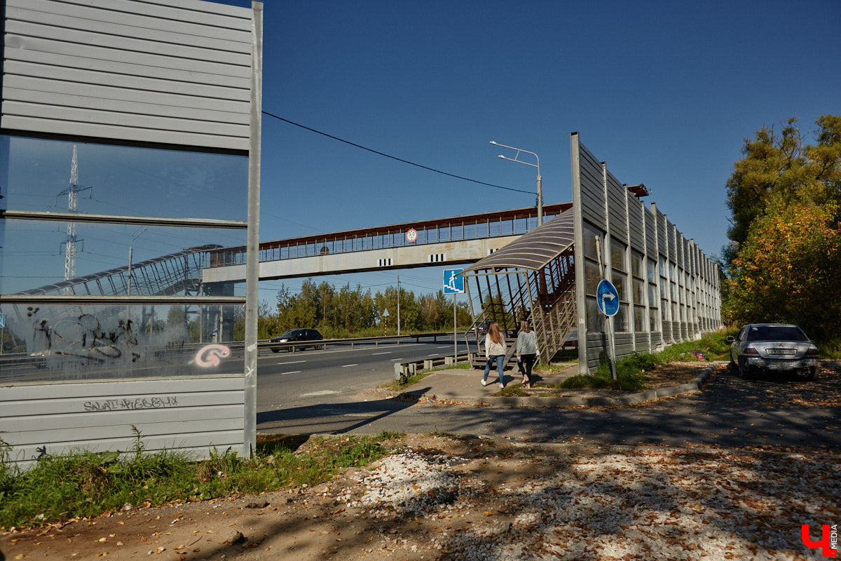 Что вы представляете в первую очередь, когда слышите словосочетание «спальный район»? Если возникает мысль исключительно о заросших аллеях и серых панельках, обязательно прогуляйтесь от конечной остановки «Улица Балакирева» до недавно обновленного бульвара Художника Иванова. Маршрут наверняка заставит вас изменить мнение.