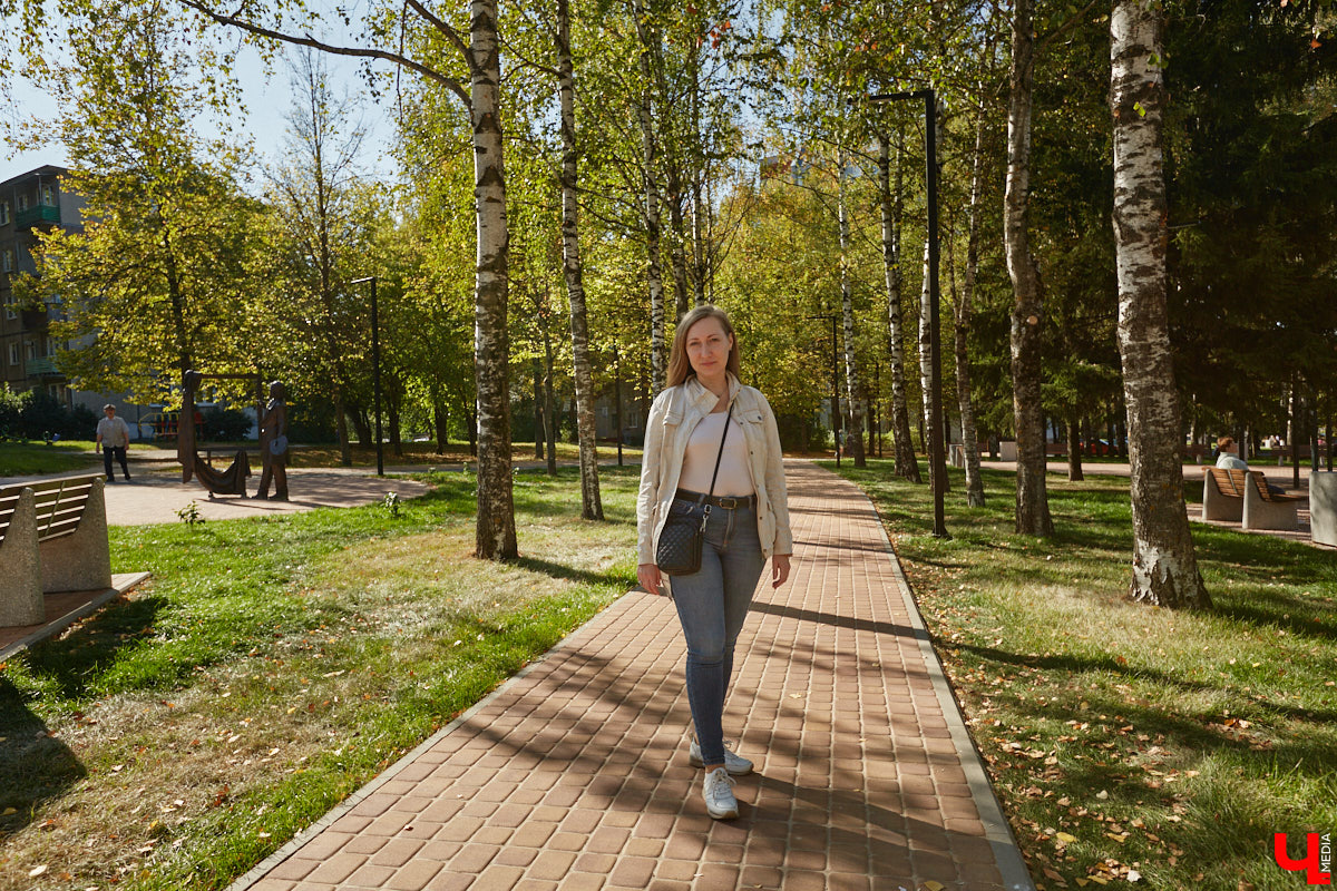 Что вы представляете в первую очередь, когда слышите словосочетание «спальный район»? Если возникает мысль исключительно о заросших аллеях и серых панельках, обязательно прогуляйтесь от конечной остановки «Улица Балакирева» до недавно обновленного бульвара Художника Иванова. Маршрут наверняка заставит вас изменить мнение.