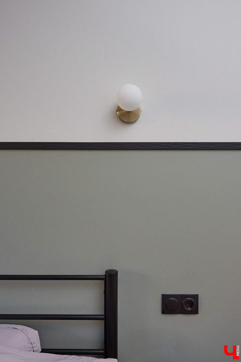 Никита Чуркин и Сабина Ханбабаева – легкие на подъем ребята. Могут в один день решить переехать, если того потребует душа. Они жили в разных городах и странах, сменили массу квартир и необычных отельных номеров. Сейчас пара снова обосновалась во Владимире, и «Ключ-Медиа» с удовольствием заглянул на огонек к радушным хозяевам.