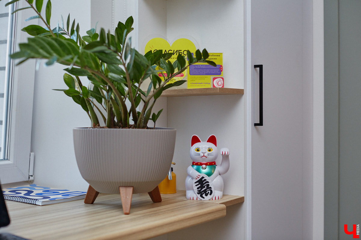 Никита Чуркин и Сабина Ханбабаева – легкие на подъем ребята. Могут в один день решить переехать, если того потребует душа. Они жили в разных городах и странах, сменили массу квартир и необычных отельных номеров. Сейчас пара снова обосновалась во Владимире, и «Ключ-Медиа» с удовольствием заглянул на огонек к радушным хозяевам.