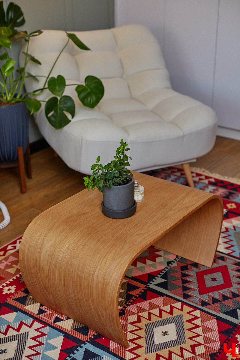 Никита Чуркин и Сабина Ханбабаева – легкие на подъем ребята. Могут в один день решить переехать, если того потребует душа. Они жили в разных городах и странах, сменили массу квартир и необычных отельных номеров. Сейчас пара снова обосновалась во Владимире, и «Ключ-Медиа» с удовольствием заглянул на огонек к радушным хозяевам.