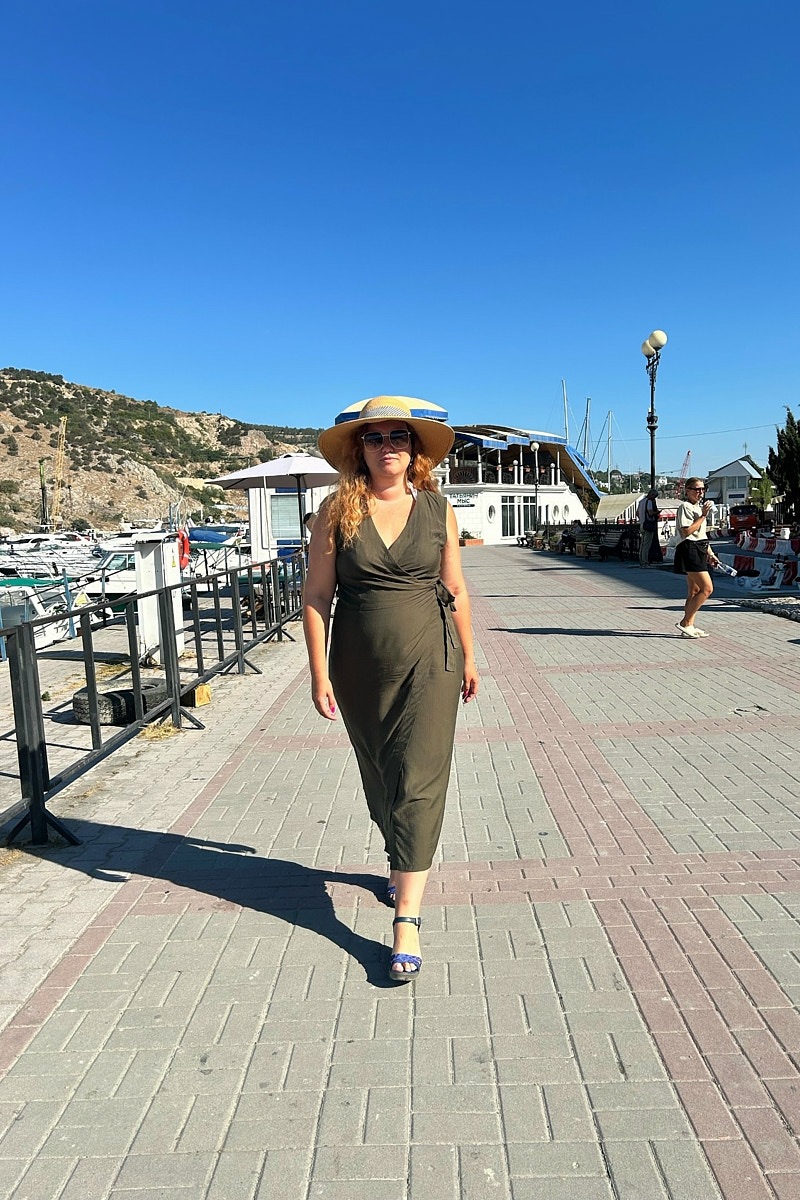 Классические шесть дней, семь ночей – критично малый срок для погружения в атмосферу курорта. А иногда не хватает и месяца, как в случае Ольги Шигаевой. Девушка отправилась в Крым залечить душевные раны и восстановиться, но в итоге 30-дневный ретрит перерос в решение переехать на берег Черного моря