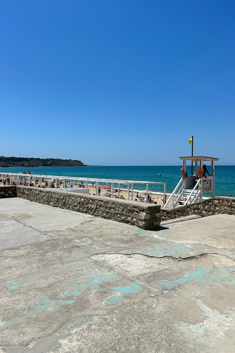 Классические шесть дней, семь ночей – критично малый срок для погружения в атмосферу курорта. А иногда не хватает и месяца, как в случае Ольги Шигаевой. Девушка отправилась в Крым залечить душевные раны и восстановиться, но в итоге 30-дневный ретрит перерос в решение переехать на берег Черного моря