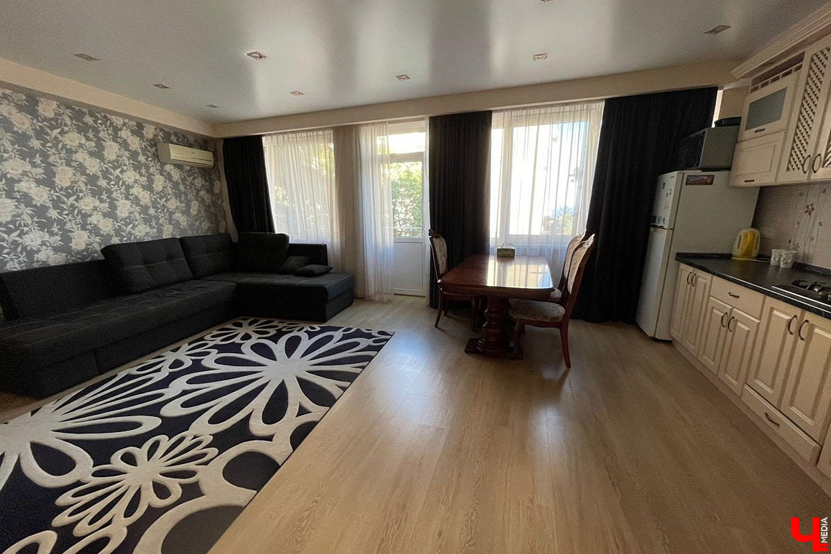 Классические шесть дней, семь ночей – критично малый срок для погружения в атмосферу курорта. А иногда не хватает и месяца, как в случае Ольги Шигаевой. Девушка отправилась в Крым залечить душевные раны и восстановиться, но в итоге 30-дневный ретрит перерос в решение переехать на берег Черного моря