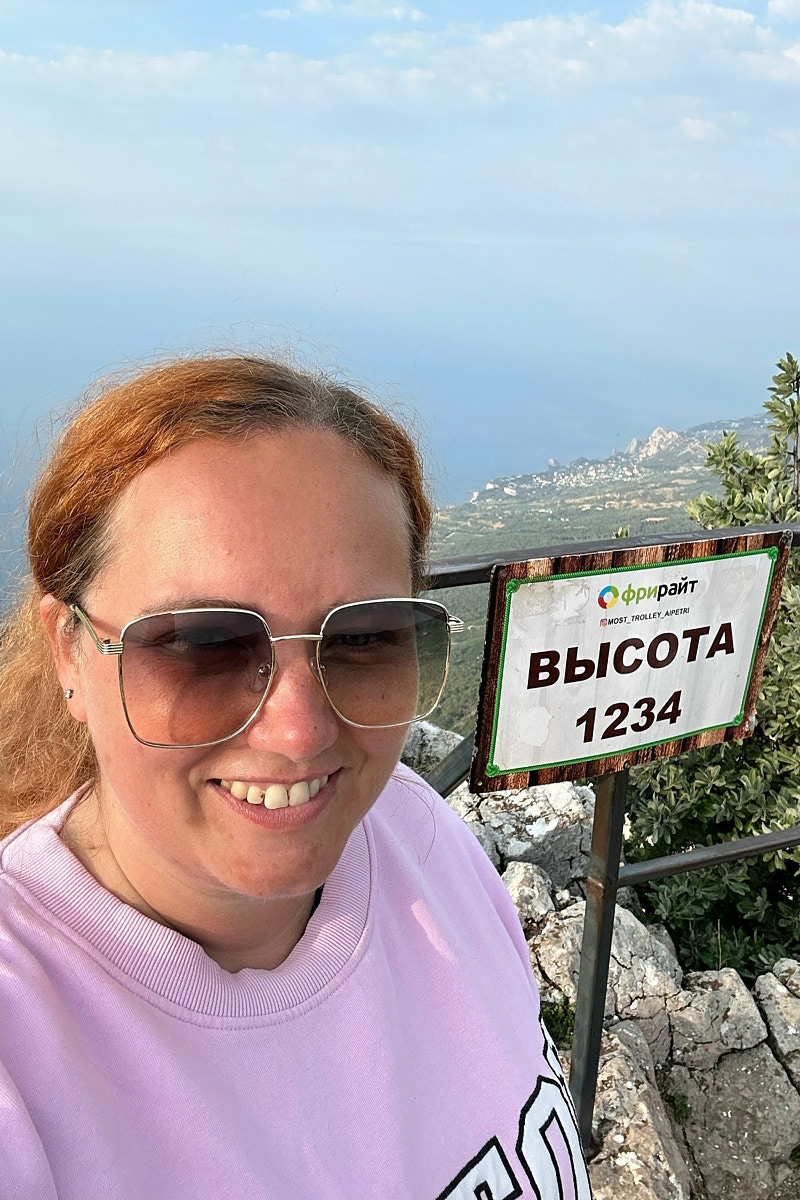 Классические шесть дней, семь ночей – критично малый срок для погружения в атмосферу курорта. А иногда не хватает и месяца, как в случае Ольги Шигаевой. Девушка отправилась в Крым залечить душевные раны и восстановиться, но в итоге 30-дневный ретрит перерос в решение переехать на берег Черного моря