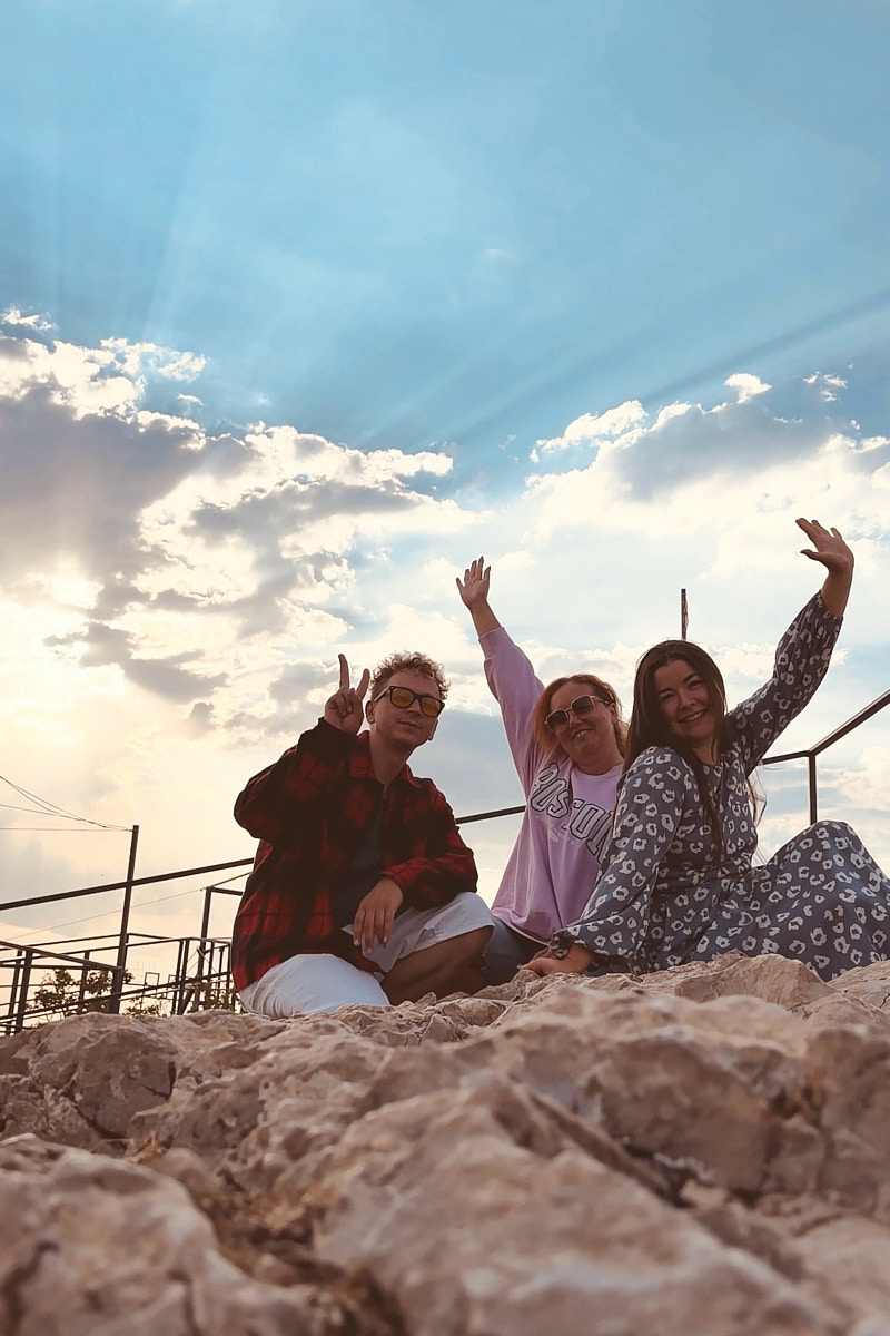 Классические шесть дней, семь ночей – критично малый срок для погружения в атмосферу курорта. А иногда не хватает и месяца, как в случае Ольги Шигаевой. Девушка отправилась в Крым залечить душевные раны и восстановиться, но в итоге 30-дневный ретрит перерос в решение переехать на берег Черного моря