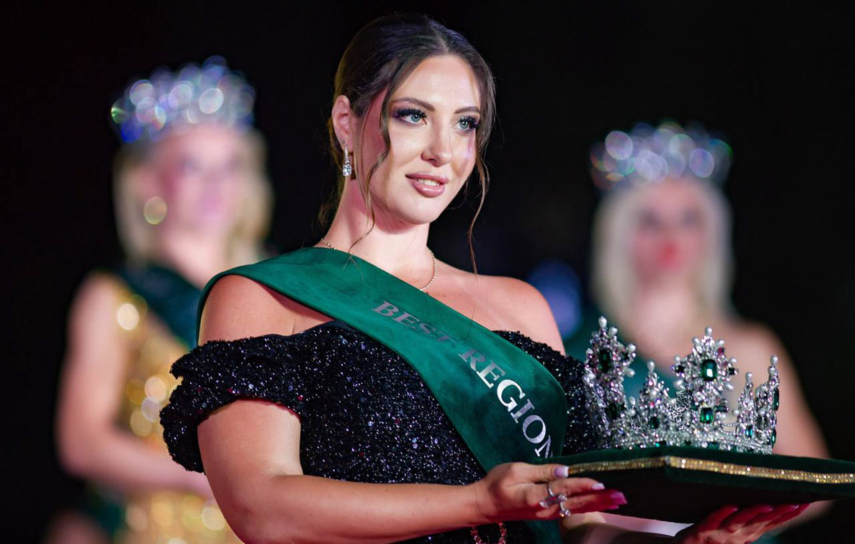  Крыму завершился всероссийский конкурс красоты, материнства и милосердия Mrs. Planet Eurasia. В 2025-м в солнечный Судак от Владимирской области отправились сразу шесть красавиц. Все они привезли домой ослепительные короны и новые титулы. Давайте познакомимся с участницами и узнаем, что именно им предстояло испытать в борьбе за признание.